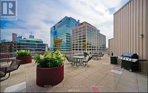 1307 - 717 Bay Street, Toronto, ON - Outdoor