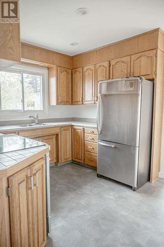 1201 2Nd Street, Invermere, BC - Indoor Photo Showing Kitchen