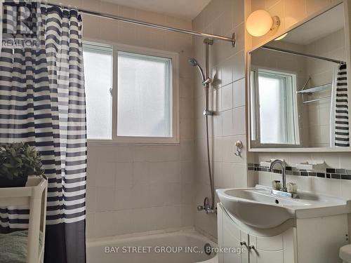 190 Santamonica Boulevard, Toronto, ON - Indoor Photo Showing Bathroom