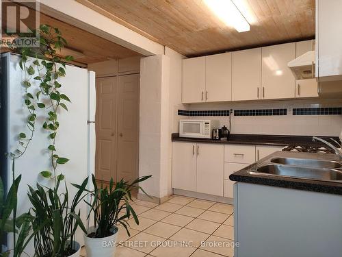 190 Santamonica Boulevard, Toronto, ON - Indoor Photo Showing Kitchen With Double Sink