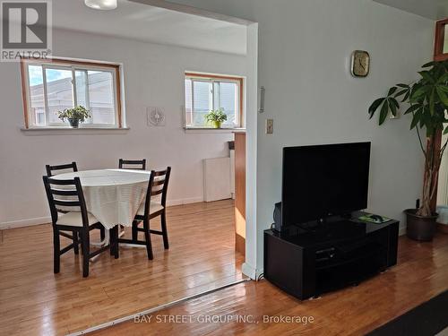 190 Santamonica Boulevard, Toronto, ON - Indoor Photo Showing Dining Room