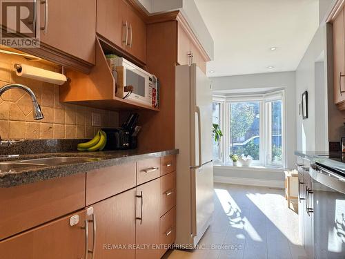 19 - 1180 Walden Circle, Mississauga, ON - Indoor Photo Showing Kitchen