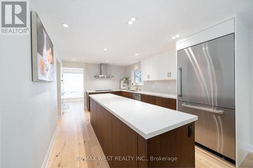 2366 Devon Road, Oakville, ON - Indoor Photo Showing Kitchen