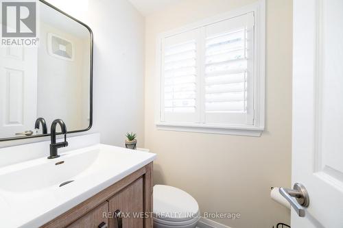 2366 Devon Road, Oakville, ON - Indoor Photo Showing Bathroom