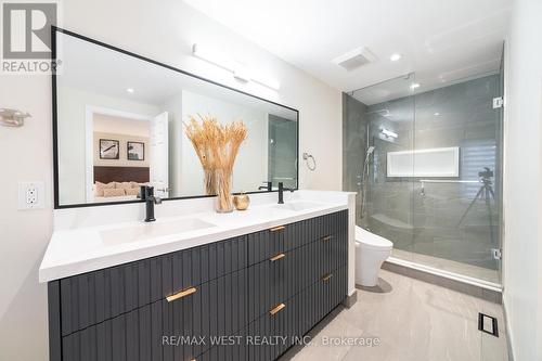 2366 Devon Road, Oakville, ON - Indoor Photo Showing Bathroom