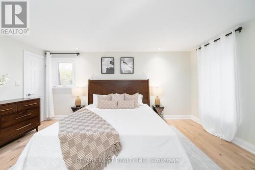 2366 Devon Road, Oakville, ON - Indoor Photo Showing Bedroom