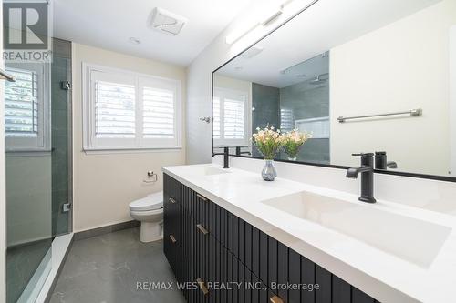 2366 Devon Road, Oakville, ON - Indoor Photo Showing Bathroom