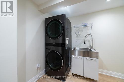 2366 Devon Road, Oakville, ON - Indoor Photo Showing Laundry Room