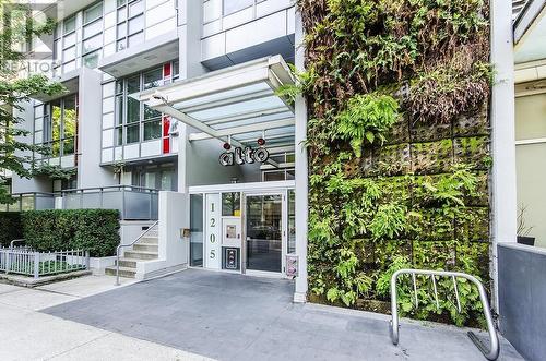 1205 Howe Street, Vancouver, BC - Outdoor