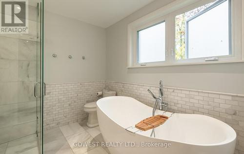 249 Cheltenham Road, Burlington, ON - Indoor Photo Showing Bathroom