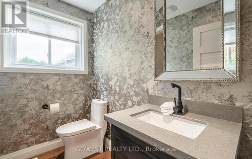 249 Cheltenham Road, Burlington, ON - Indoor Photo Showing Bathroom