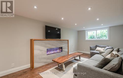 249 Cheltenham Road, Burlington, ON - Indoor With Fireplace