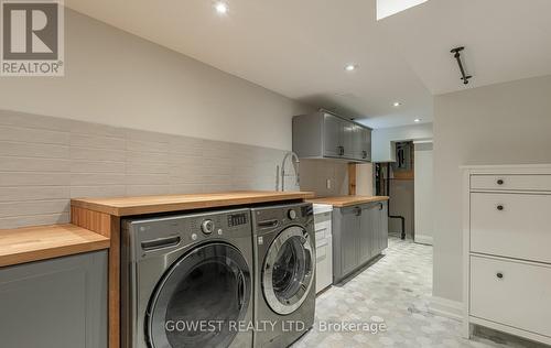 249 Cheltenham Road, Burlington, ON - Indoor Photo Showing Laundry Room