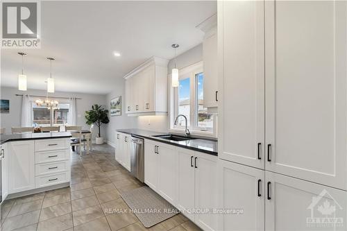 223 Station Trail, Prescott And Russell, ON - Indoor Photo Showing Kitchen With Upgraded Kitchen