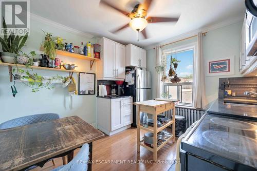 689 Dovercourt Road, Toronto, ON - Indoor Photo Showing Kitchen