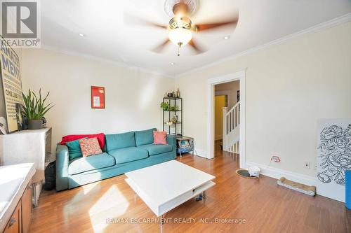 689 Dovercourt Road, Toronto, ON - Indoor Photo Showing Living Room