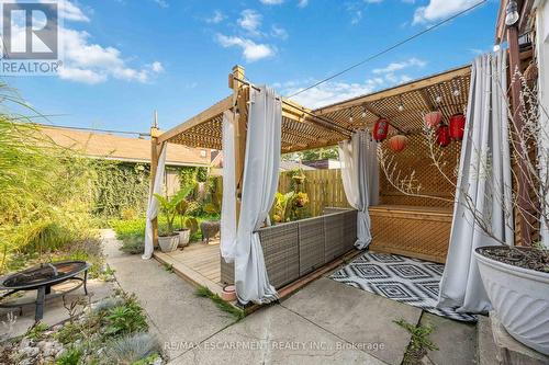 689 Dovercourt Road, Toronto, ON - Outdoor