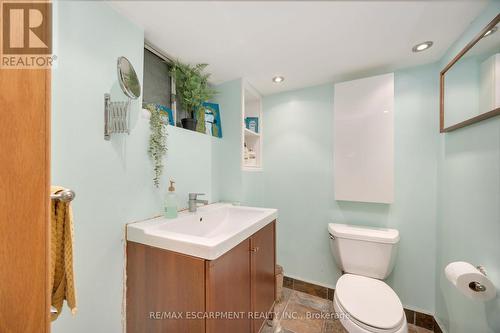 689 Dovercourt Road, Toronto, ON - Indoor Photo Showing Bathroom