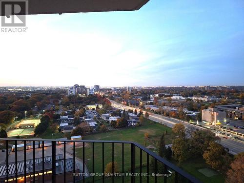 2318 - 1333 Bloor Street E, Mississauga, ON - Outdoor With View