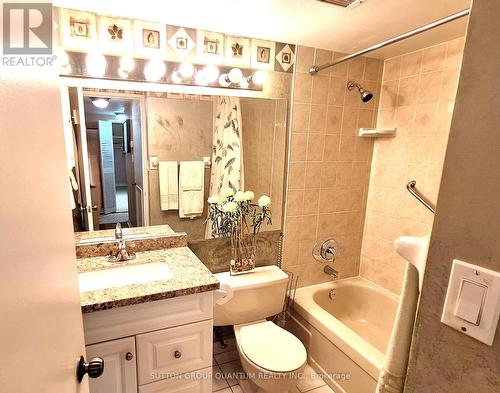 2318 - 1333 Bloor Street E, Mississauga, ON - Indoor Photo Showing Bathroom