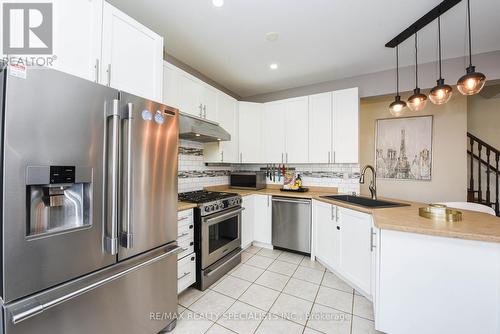 463 Dymott Avenue, Milton, ON - Indoor Photo Showing Kitchen With Upgraded Kitchen