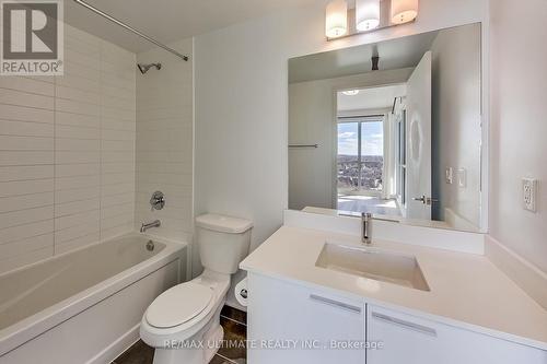 1701 - 10 Park Lawn Road, Toronto, ON - Indoor Photo Showing Bathroom