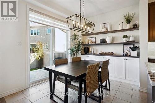 1429 Sycamore Gardens, Milton, ON - Indoor Photo Showing Dining Room