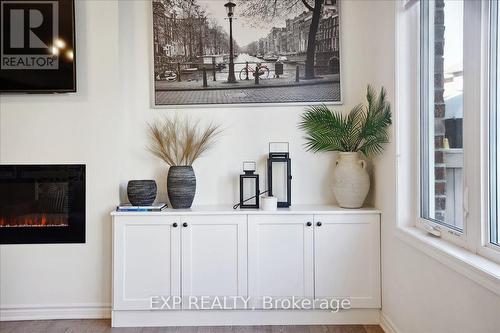 1429 Sycamore Gardens, Milton, ON - Indoor Photo Showing Other Room