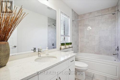 1429 Sycamore Gardens, Milton, ON - Indoor Photo Showing Bathroom