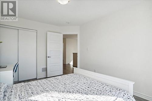 1429 Sycamore Gardens, Milton, ON - Indoor Photo Showing Bedroom