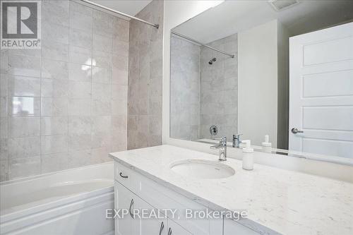 1429 Sycamore Gardens, Milton, ON - Indoor Photo Showing Bathroom