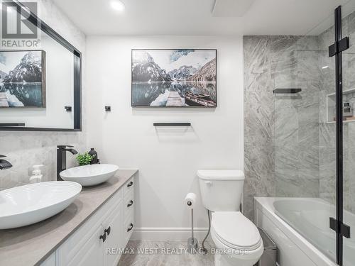 C - 150 Kingswood Drive, Kitchener, ON - Indoor Photo Showing Bathroom