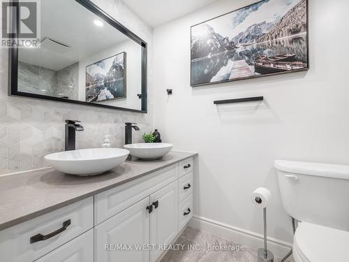 C - 150 Kingswood Drive, Kitchener, ON - Indoor Photo Showing Bathroom