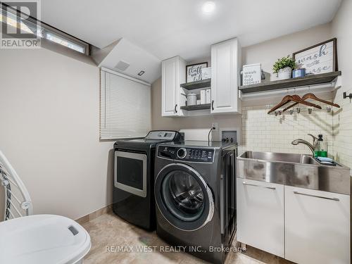 C - 150 Kingswood Drive, Kitchener, ON - Indoor Photo Showing Laundry Room