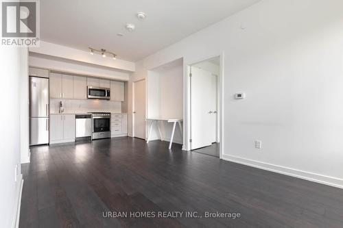 313 - 1 Cardiff Road, Toronto, ON - Indoor Photo Showing Kitchen