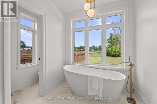 46 Charles Tilley Crescent, Clarington, ON - Indoor Photo Showing Bathroom