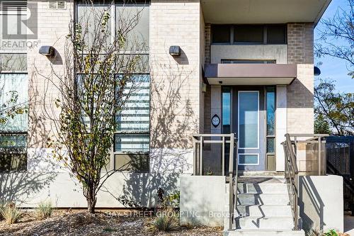 101 - 540 Bur Oak Avenue, Markham, ON - Outdoor