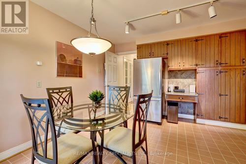 2542 King Richards Place, Mississauga, ON - Indoor Photo Showing Dining Room