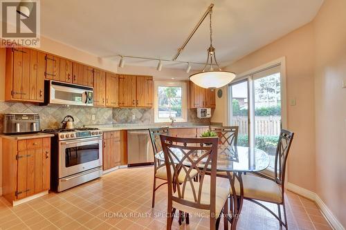 2542 King Richards Place, Mississauga, ON - Indoor Photo Showing Kitchen