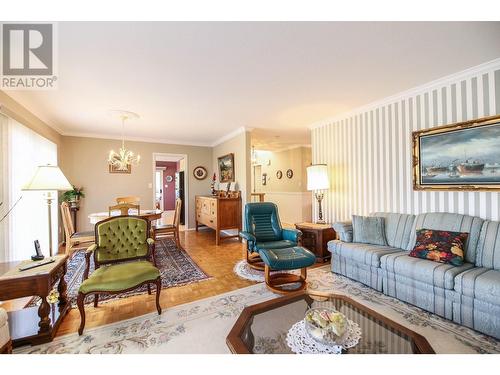 16 Yucca Place, Osoyoos, BC - Indoor Photo Showing Living Room