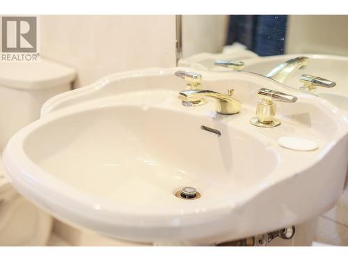 16 Yucca Place, Osoyoos, BC - Indoor Photo Showing Bathroom