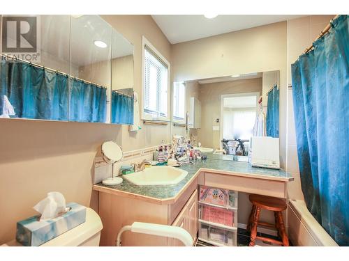 16 Yucca Place, Osoyoos, BC - Indoor Photo Showing Bathroom