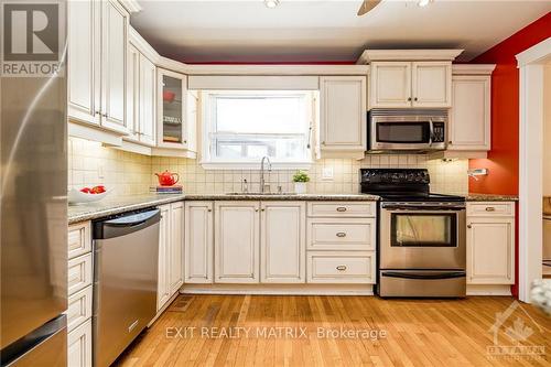 21 Glen Abbey Crescent, Ottawa, ON - Indoor Photo Showing Kitchen With Stainless Steel Kitchen