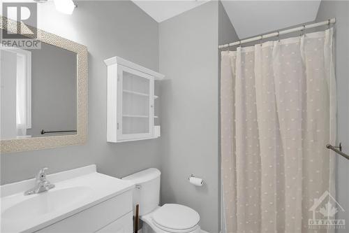 7232 Malakoff Road, Ottawa, ON - Indoor Photo Showing Bathroom