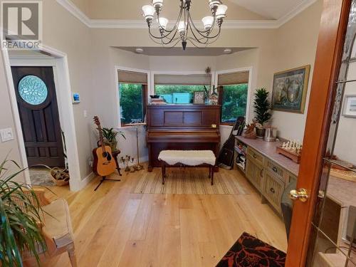 8745 Patricia Road, Powell River, BC - Indoor Photo Showing Other Room