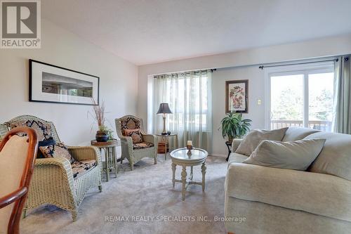 45 - 2445 Homelands Drive, Mississauga, ON - Indoor Photo Showing Living Room