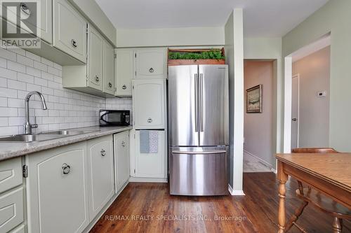 45 - 2445 Homelands Drive, Mississauga, ON - Indoor Photo Showing Kitchen With Double Sink