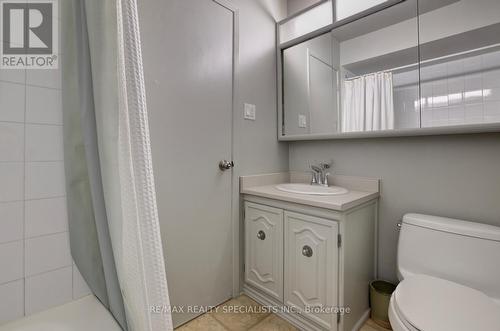 45 - 2445 Homelands Drive, Mississauga, ON - Indoor Photo Showing Bathroom