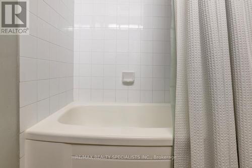 45 - 2445 Homelands Drive, Mississauga, ON - Indoor Photo Showing Bathroom