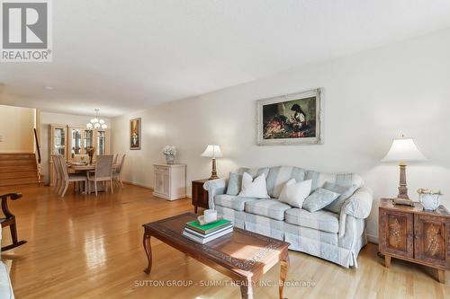 3153 Corrigan Drive, Mississauga, ON - Indoor Photo Showing Living Room